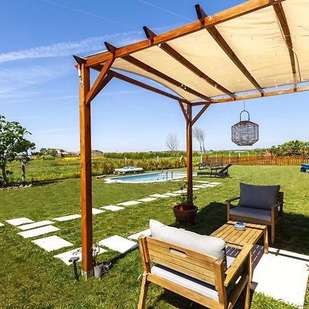 Bloomoon House Hotel Bunheiro Bagian luar foto